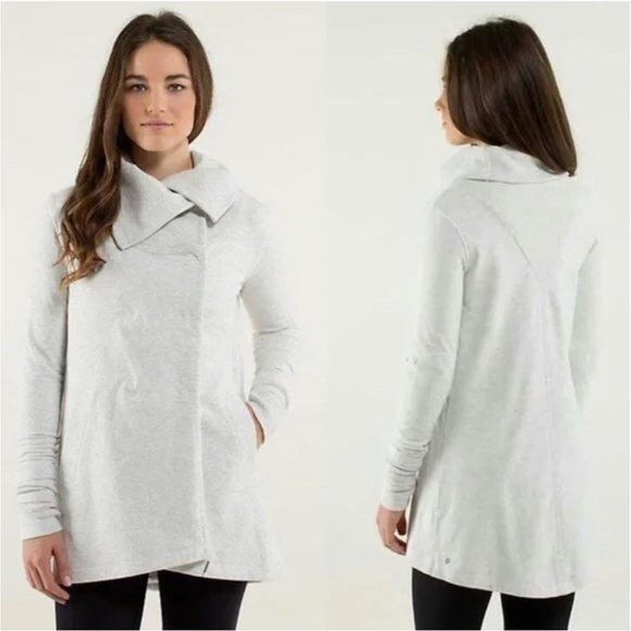 Lululemon Gratitude Wrap - Picture 1 of 6